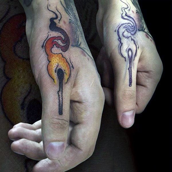 tatuaje dedos para hombre 33