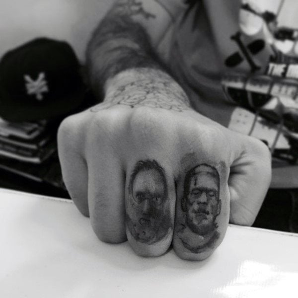 tatuaje dedos para hombre 45