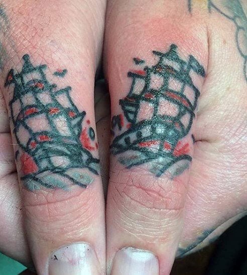 tatuaje dedos para hombre 50