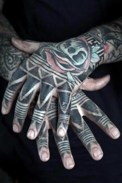 tatuaje dedos para hombre 66