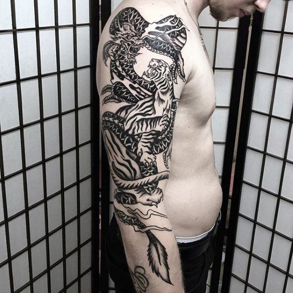 tatuaje dragon brazo para hombre 21