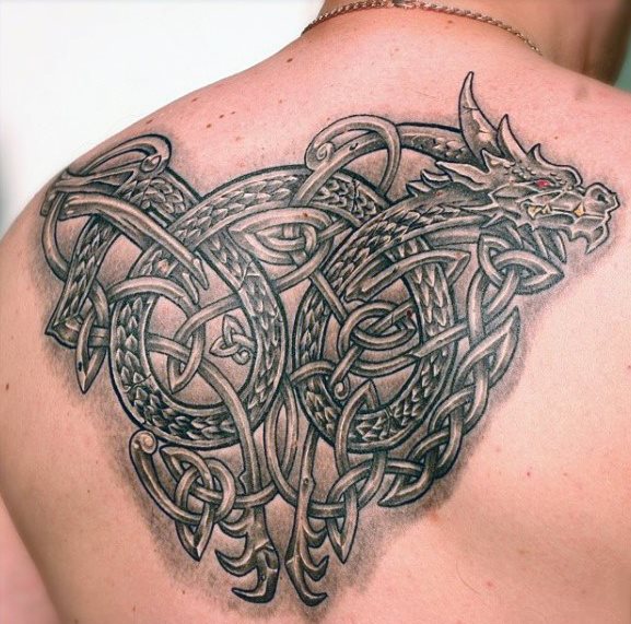 tatuaje dragon celta para hombre 04