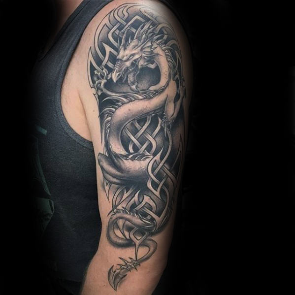tatuaje dragon celta para hombre 09