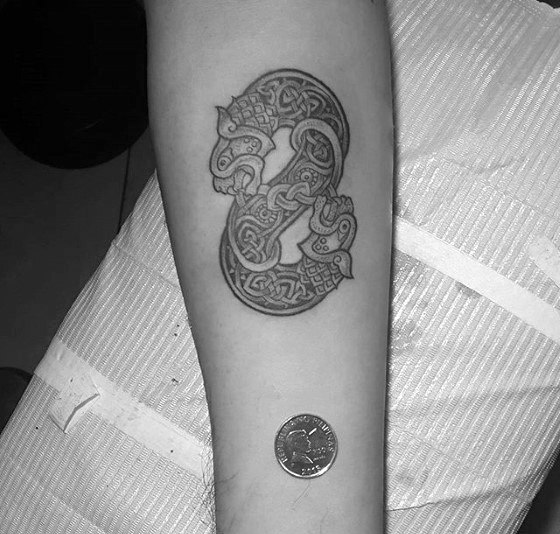 tatuaje dragon celta para hombre 40