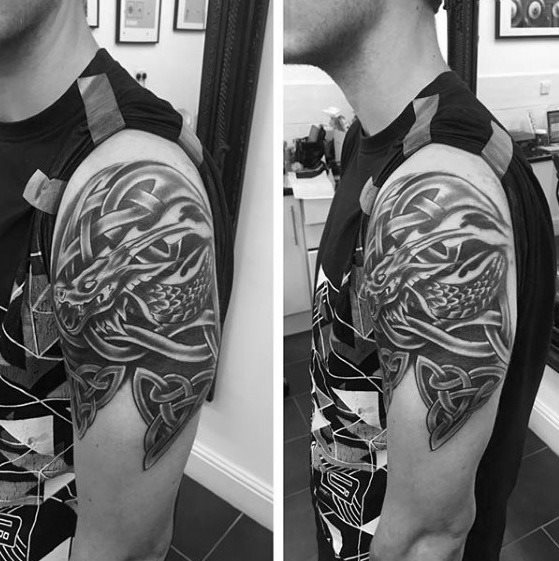 tatuaje dragon celta para hombre 42