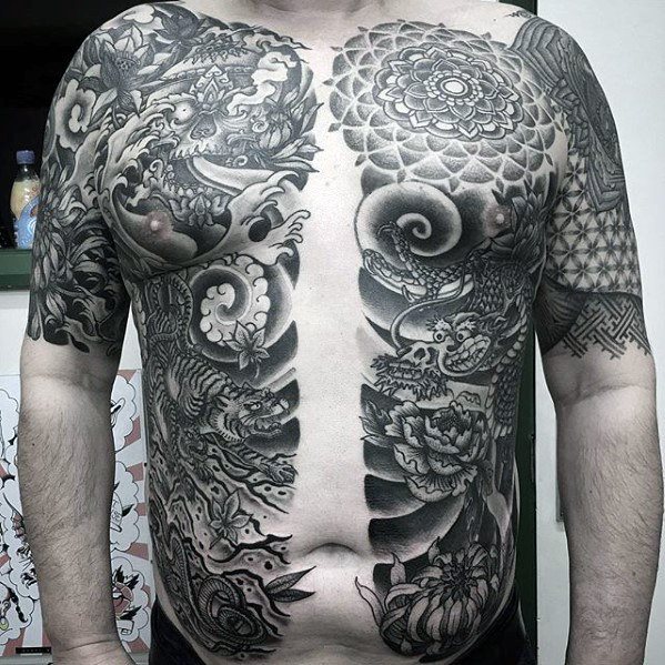 tatuaje dragon pecho para hombre 06
