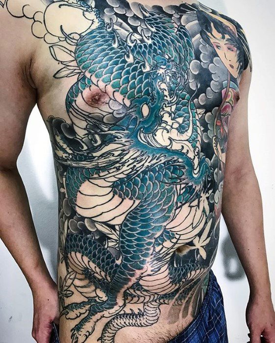 tatuaje dragon pecho para hombre 24