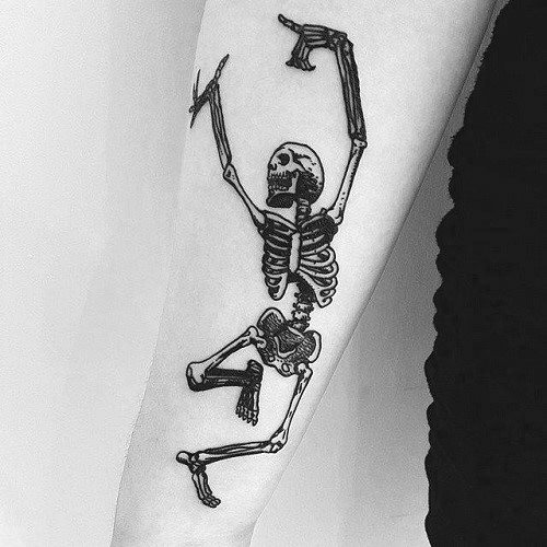 tatuaje esqueleto bailando para hombre 07