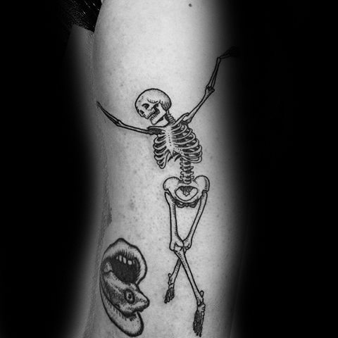 tatuaje esqueleto bailando para hombre 08