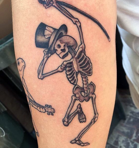 tatuaje esqueleto bailando para hombre 18