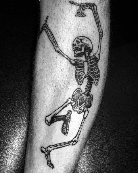 tatuaje esqueleto bailando para hombre 33