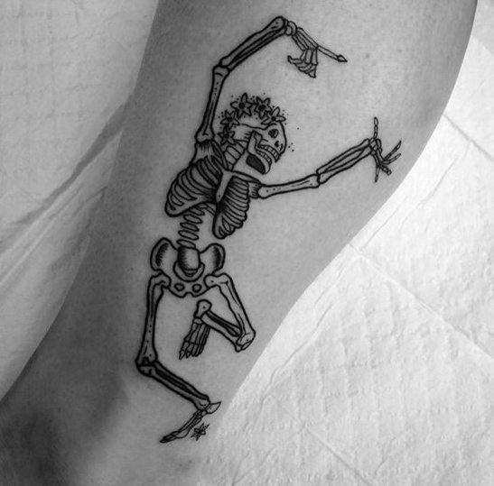 tatuaje esqueleto bailando para hombre 38