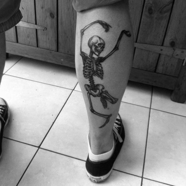 tatuaje esqueleto bailando para hombre 40