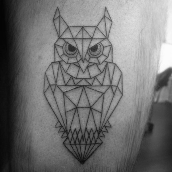 tatuaje geometrico buho para hombre 61