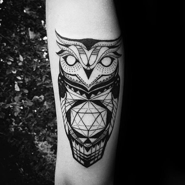 tatuaje geometrico buho para hombre 67