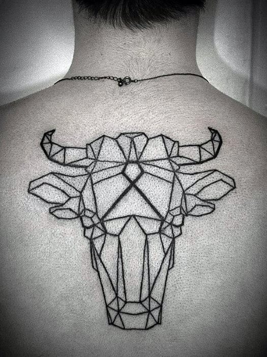 tatuaje geometrico espalda para hombre 16