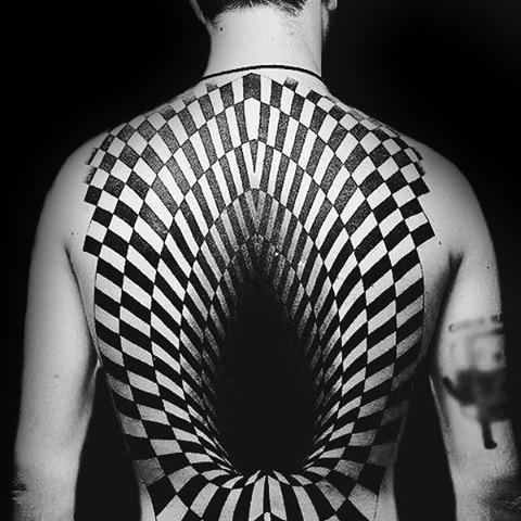 tatuaje geometrico espalda para hombre 28