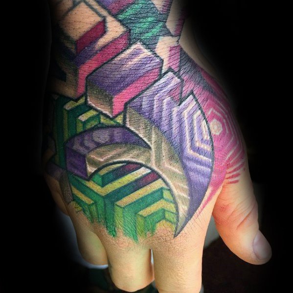 tatuaje geometrico mano para hombre 04
