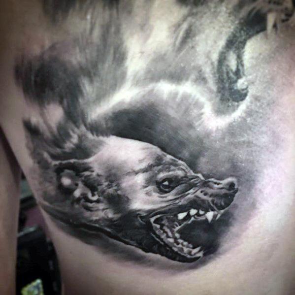 tatuaje hiena para hombre 01