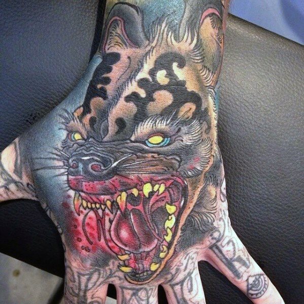 tatuaje hiena para hombre 11