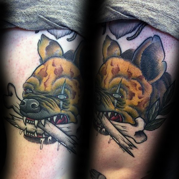 tatuaje hiena para hombre 24