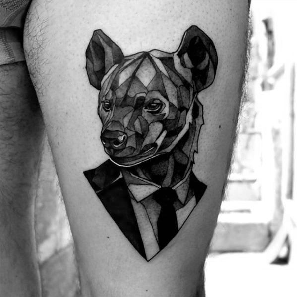 tatuaje hiena para hombre 30