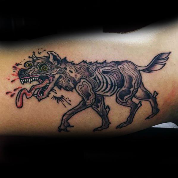 tatuaje hiena para hombre 42
