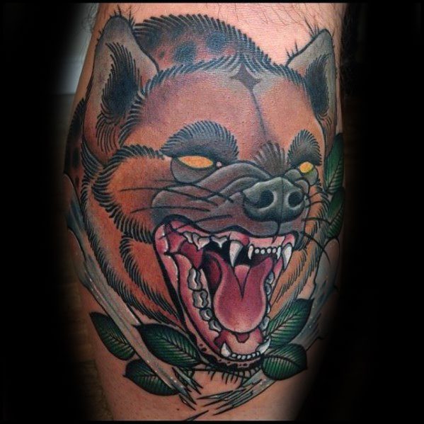 tatuaje hiena para hombre 45