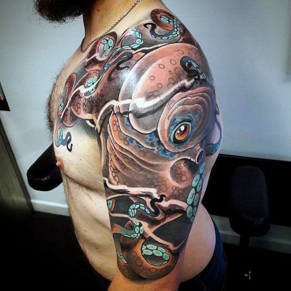 tatuaje manga pulpo pecho para hombre 13