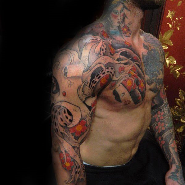 tatuaje manga pulpo pecho para hombre 18