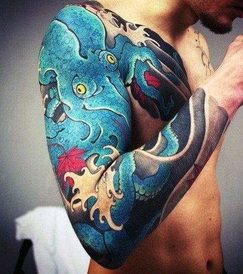 tatuaje manga pulpo pecho para hombre 19
