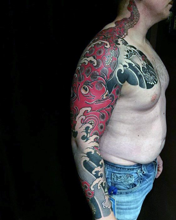 tatuaje manga pulpo pecho para hombre 25
