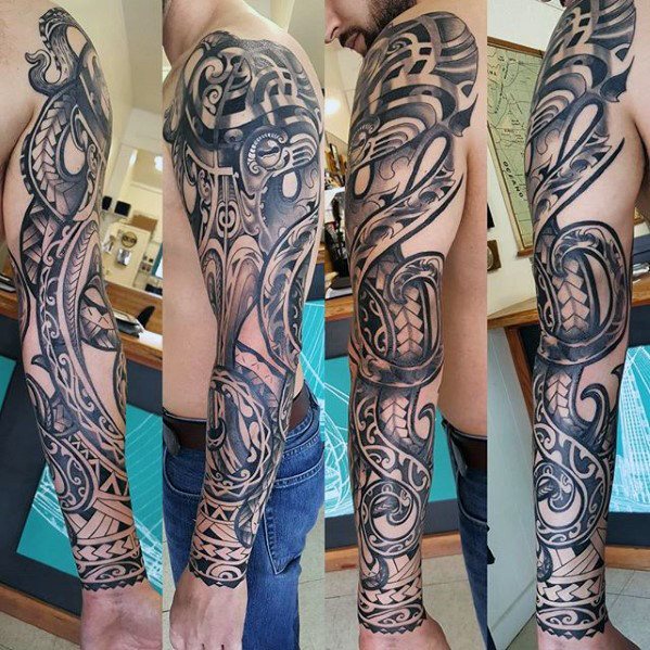 tatuaje manga pulpo pecho para hombre 44