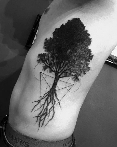 tatuaje perfecto arbol para hombre 17