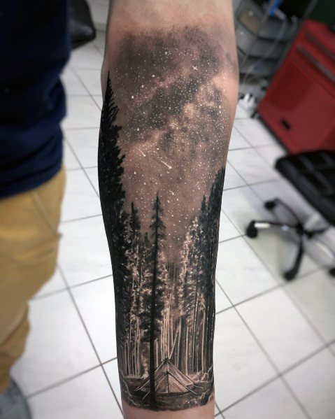 tatuaje perfecto arbol para hombre 23