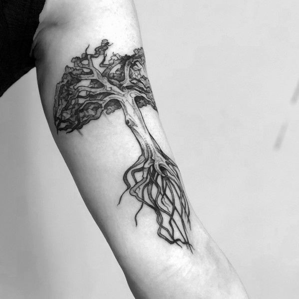 tatuaje perfecto arbol para hombre 25