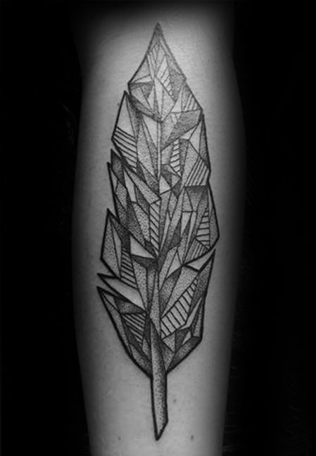 tatuaje plumas geometricas para hombre 17