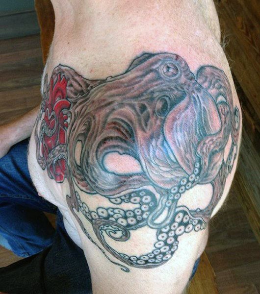 tatuaje pulpo en hombre 32