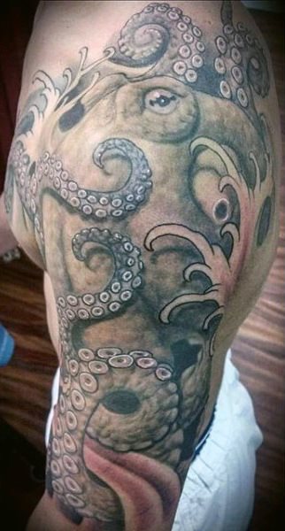 tatuaje pulpo en hombre 44