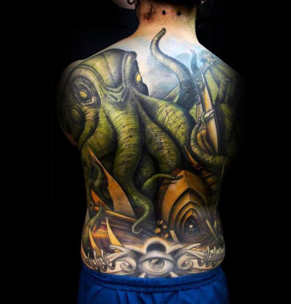 tatuaje pulpo espalda para hombre 27