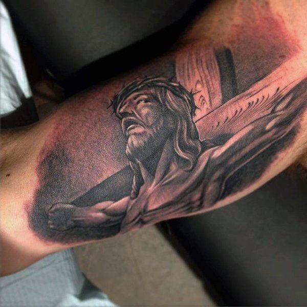 tatuaje religioso para hombre 05