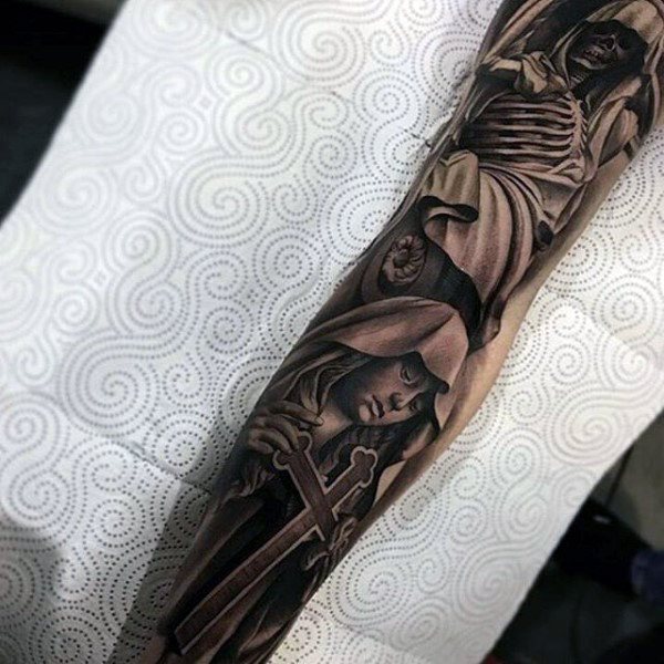 tatuaje religioso para hombre 07