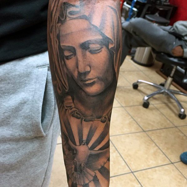 tatuaje religioso para hombre 25