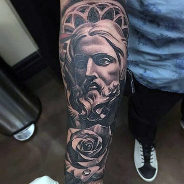 tatuaje religioso para hombre 39