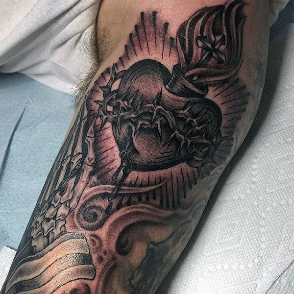 tatuaje religioso para hombre 68