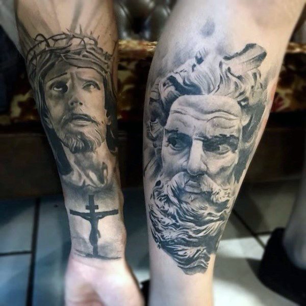 tatuaje religioso para hombre 74