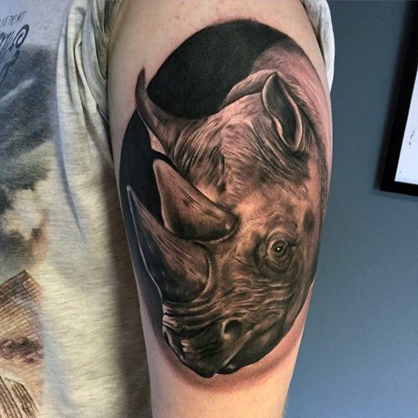 tatuaje rinoceronte para hombre 03