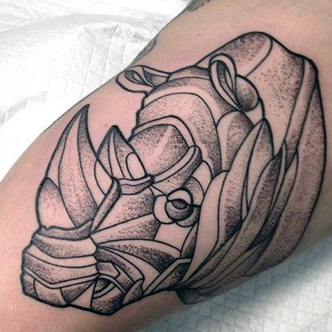 tatuaje rinoceronte para hombre 11