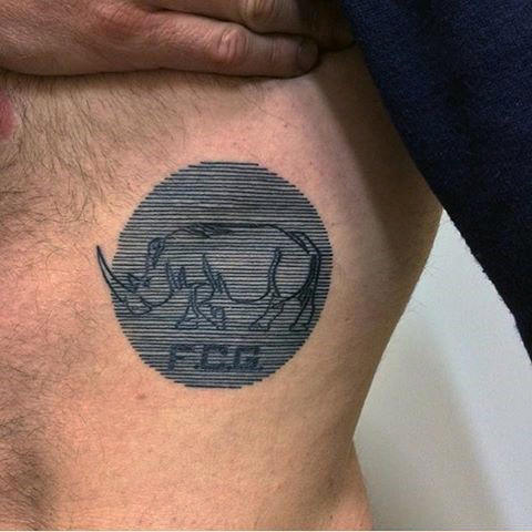 tatuaje rinoceronte para hombre 22