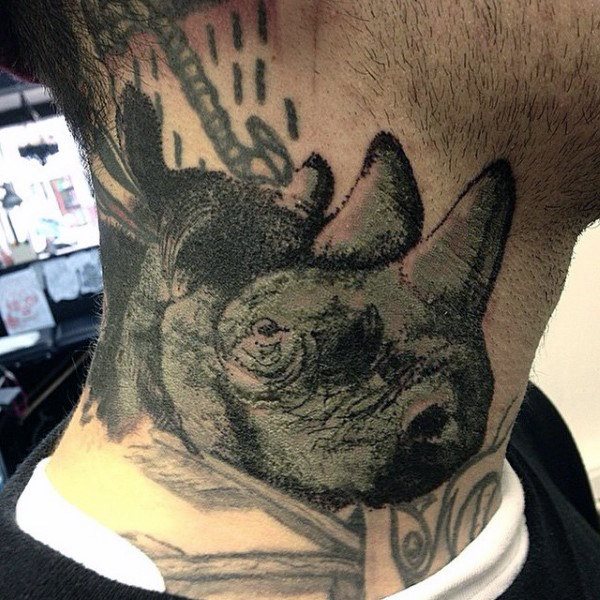 tatuaje rinoceronte para hombre 38